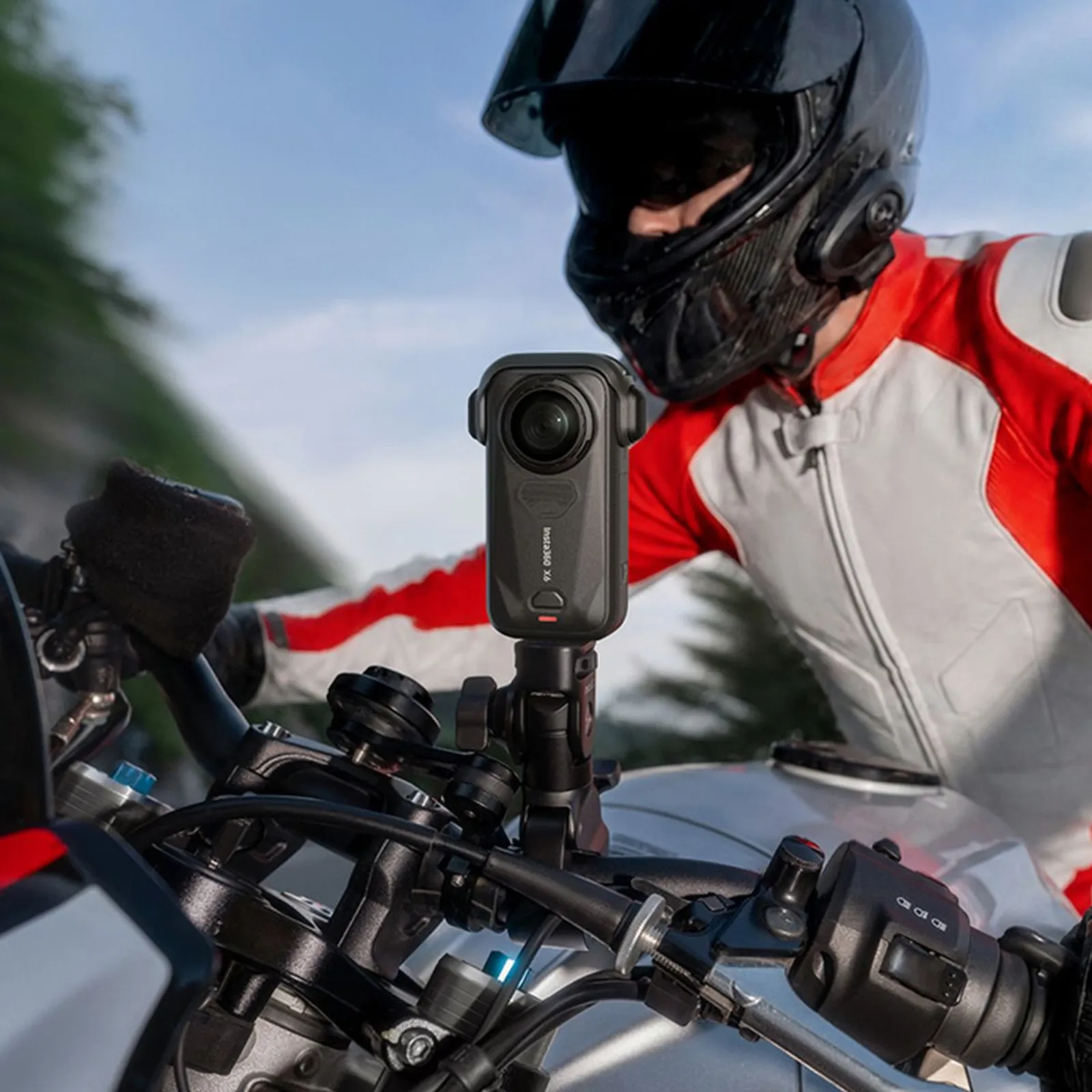 Insta360 X6 Motorcycle Bundle caméra d'action
