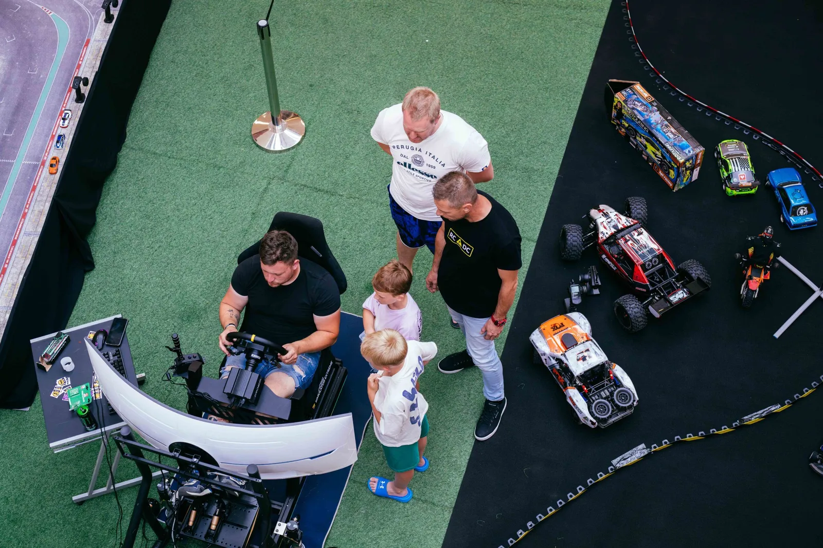 Najam kompleta UVI Racing Simulator EXTREME s opcijom motion simulacije