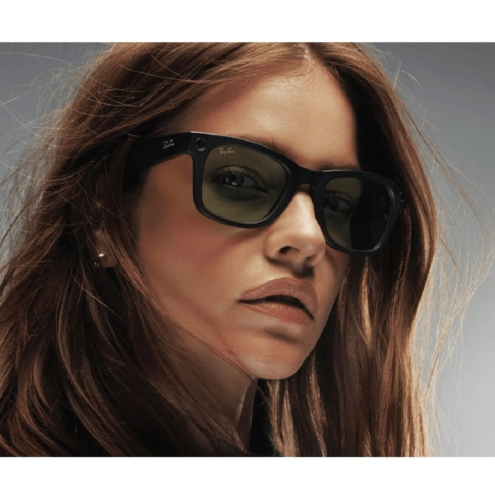 Ray-Ban Meta Wayfarer pametna očala – mat črna z zelenimi prelivnimi lečami (Transitions)