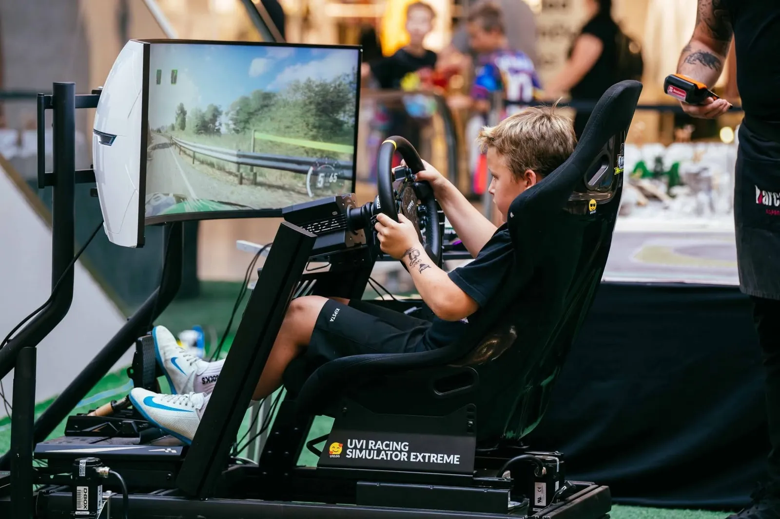 Najam kompleta UVI Racing Simulator EXTREME s opcijom motion simulacije